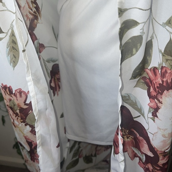 Windsor Flowy In Floral Maxi Dress - Picture 3 of 11